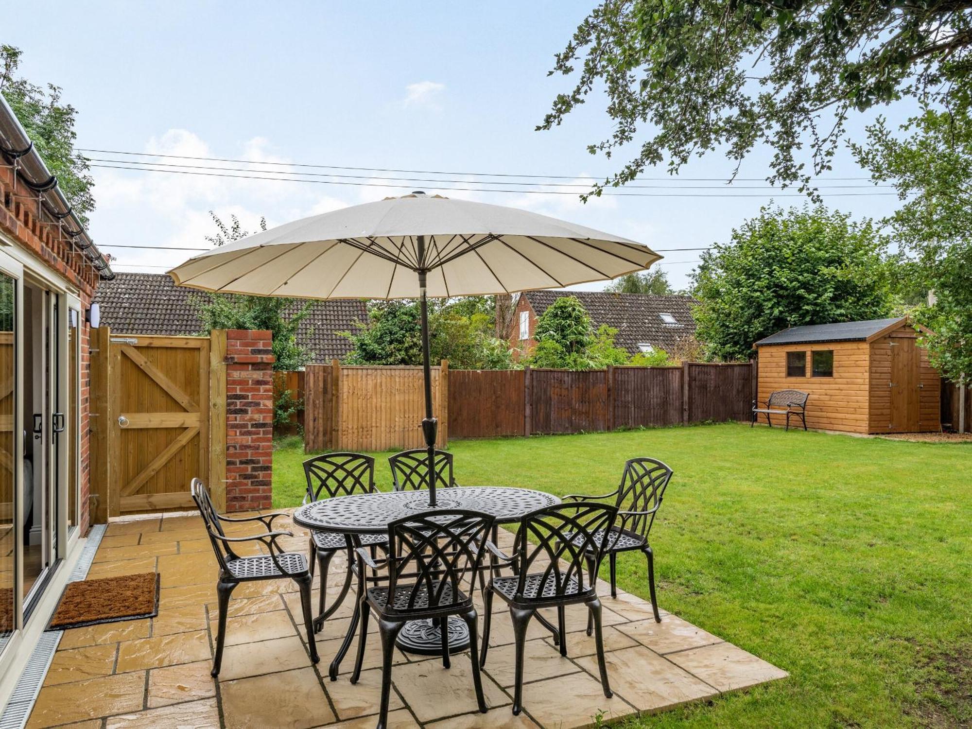 Clematis Cottage Thorpe Market Экстерьер фото